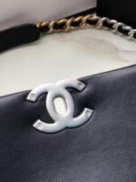 Chanel 19 medium - Image 9