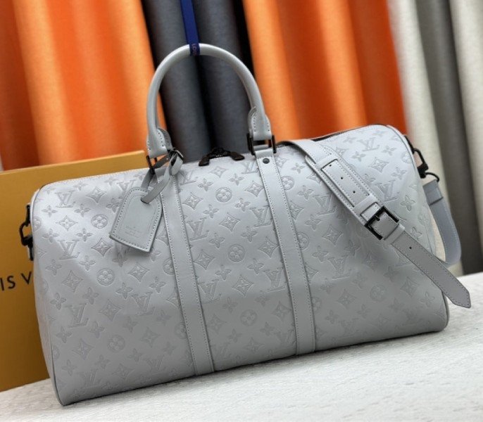 0125BFEB-631B-C9B2-1F53-853D4D767F70.jpg Louis Vuitton Monogram Shadow Leather Keepall Bandouliere 50 With Leather Strap In Anthracite Gray - Image 1