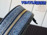 VINYLE ROUND CAMERA BAG IN CHEVRON-QUILTED GRAIN DE POUDRE EMBOSSED LEATHER - Image 7