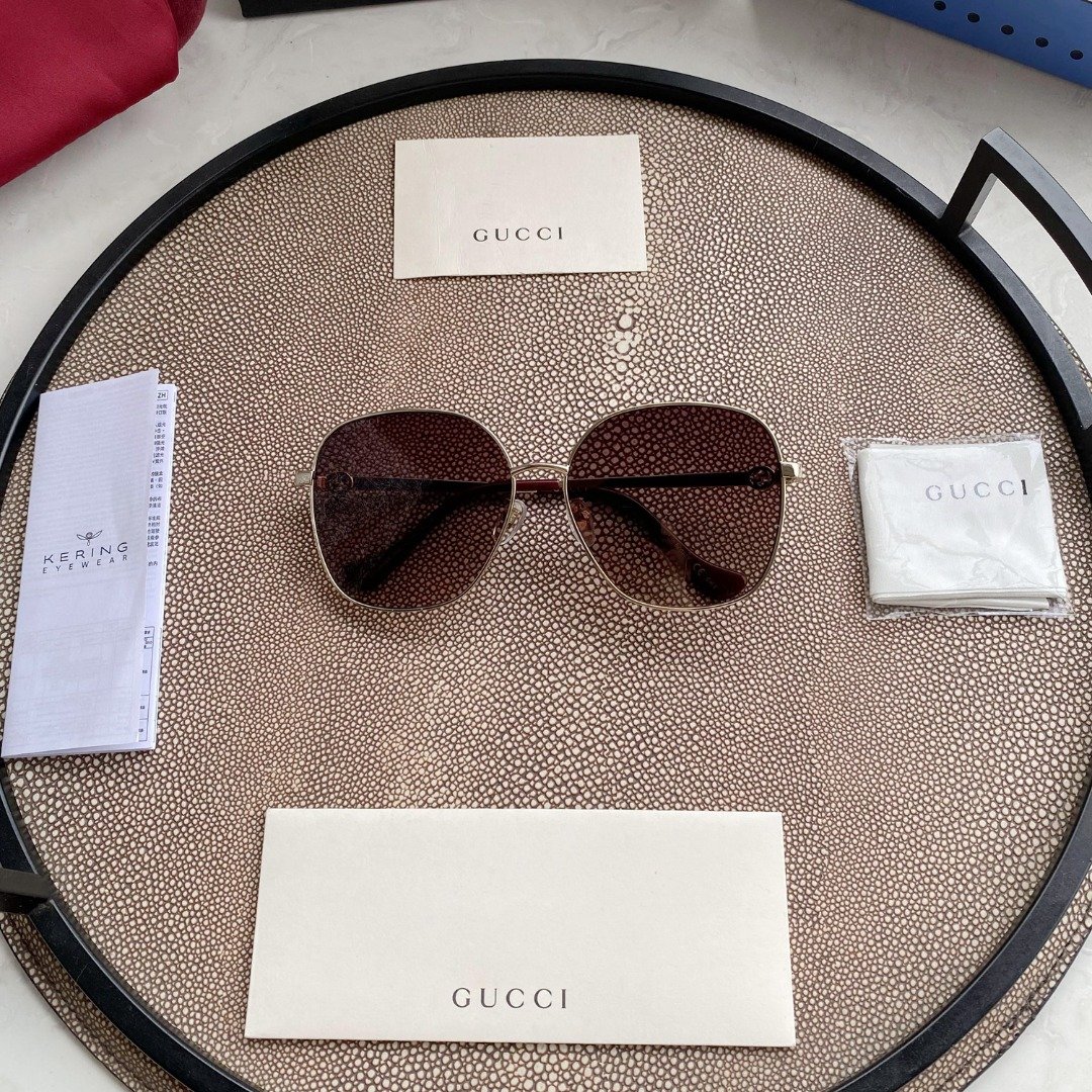 02E3DA49-1D71-9908-A65C-23A8383A3E86.jpg Gucci – GG0724S Gold - Image 1