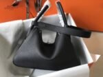 Designer replica Hermes Lindy 26cm handbag in black - Image 7