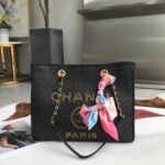 CHANEL TOTE - Image 5