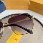 LV SUNGLASSES - Image 4