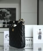 Chanel large Hobo bag - Image 7