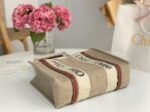 Top Quality Knockoff Chloe Woody Medium Tote Bag in Linen Canvas with Brown Leather - Image 10
