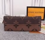 Louis Vuitton Giant Canvas Onthego GM Tote - Image 4