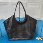 Lvy Leather bag - Image 2