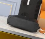 Louis Vuitton Capucines East-West MM Handbag In All Black - Image 4