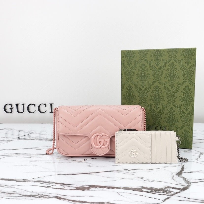 0CC37873-CC1B-B06E-8C17-12E72EEB79FA.jpg GG MARMONT mini bag - Image 1