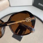 Round Sunglasses - Image 3