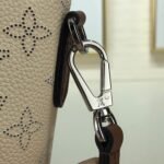 Louis Vuitton Mahina Leather Hina PM - Image 5