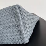 Top Quality Replica Bottega Veneta Cabat Medium Bag In Thunder Intrecciato Lambskin - Image 4
