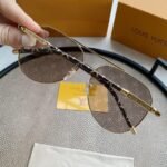 MATTHEW WILLIAMSON MAGNOLIA SUNGLASSES IN YELLOW GOLD - Image 6