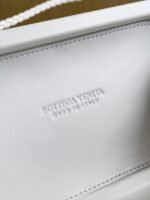 Replica Bottega Veneta Knot Minaudiere On Strap White Foulard Intreccio Leather - Image 3