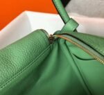 Replica Hermes Lindy 30cm bag in vert criquet shade - Image 3