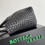 Top Quality Replica Bottega Veneta Cabat Medium Bag In Black Intrecciato Lambskin - Image 4