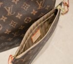 Louis Vuitton Monogram Canvas Neverfull MM Tote In Beige - Image 9