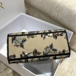 Dior Lady D-Lite Medium Bag Fake in Beige Jardin d Hiver Embroidery - Image 2
