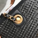 CHANEL TOTE - Image 3