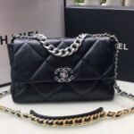 Chanel 19 medium