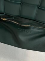 Top Quality Replica Bottega Veneta Padded Cassette Bag In Green - Image 2