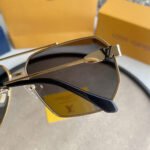 LV SUNGLASSES - Image 4