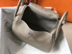 Knockoff Hermes Lindy bag 26cm in gris tourterelle - Image 2