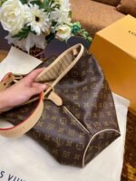 Delightful Monogram PM - Image 3