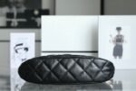 Chanel large Hobo bag - Image 6