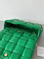 Top Quality Fake Bottega Veneta Chain Cassette Bag In Parakeet - Image 7