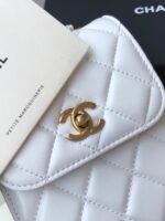 CHANEL CLUTCH - Image 2