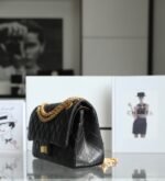 Chanel Reissued 2.55 Medium Flap Bag - Image 5