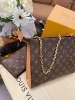 TOILETRY POUCH ON CHAIN - Image 5