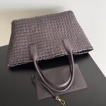Top Quality Fake Bottega Veneta Cabat Medium Bag In Fondant Intrecciato Lambskin - Image 7