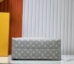 Fall Winter 2024 Onthego MM In Trainon Gray - Image 5