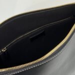 GG Emblem medium shoulder bag - Image 7