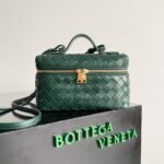 Fake Bottega Veneta Bang Bang Vanity Case Green - Image 2