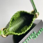 Fake Bottega Veneta Clicker Small Bag Avocado - Image 6