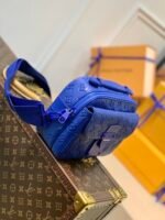 S LOCK SLING BAG - Image 3