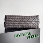 Fake Bottega Veneta Large Andiamo Bag Fondant - Image 3