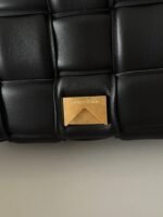 Top Quality Replica Bottega Veneta Chain Cassette Bag In Black - Image 8