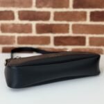 GG Emblem medium shoulder bag - Image 4