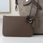 Louis Vuitton Mahina Leather Hina PM - Image 6