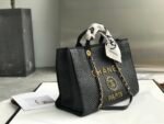 CHANEL TOTE - Image 2