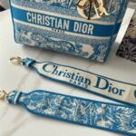 Dior Lady D-Lite Medium Bag Replica in Blue Toile de Jouy Canvas - Image 4
