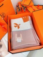 Faux Hermes Avalon Epopee blanket in mandarine wool and cashmere - Image 7