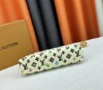 Louis Vuitton Monogram Craggy Voyage Souple Pochette In Vanilla - Image 4