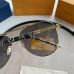 MATTHEW WILLIAMSON MAGNOLIA SUNGLASSES IN YELLOW GOLD - Image 4