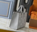 Monogram Empreinte OnTheGo MM Tote In Gray And White Quartz - Image 3