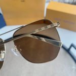 Womens Square Sunglasses - Image 4